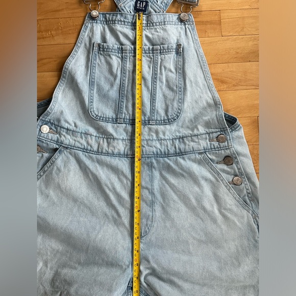 Gap Shorts Overalls Size Medium - Picture 6 of 7